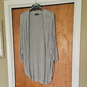 Gray Knit Cardigan with Long Sleeves and Casual Drape